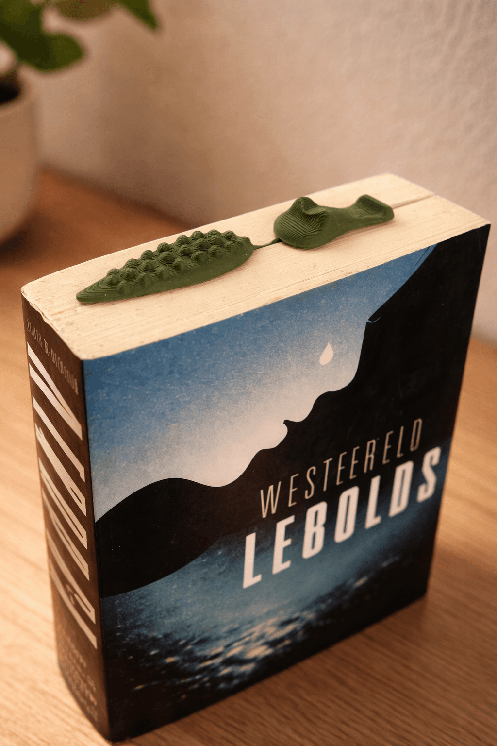 Alligator Book Bookmark โ Cute & Creative Page Holder